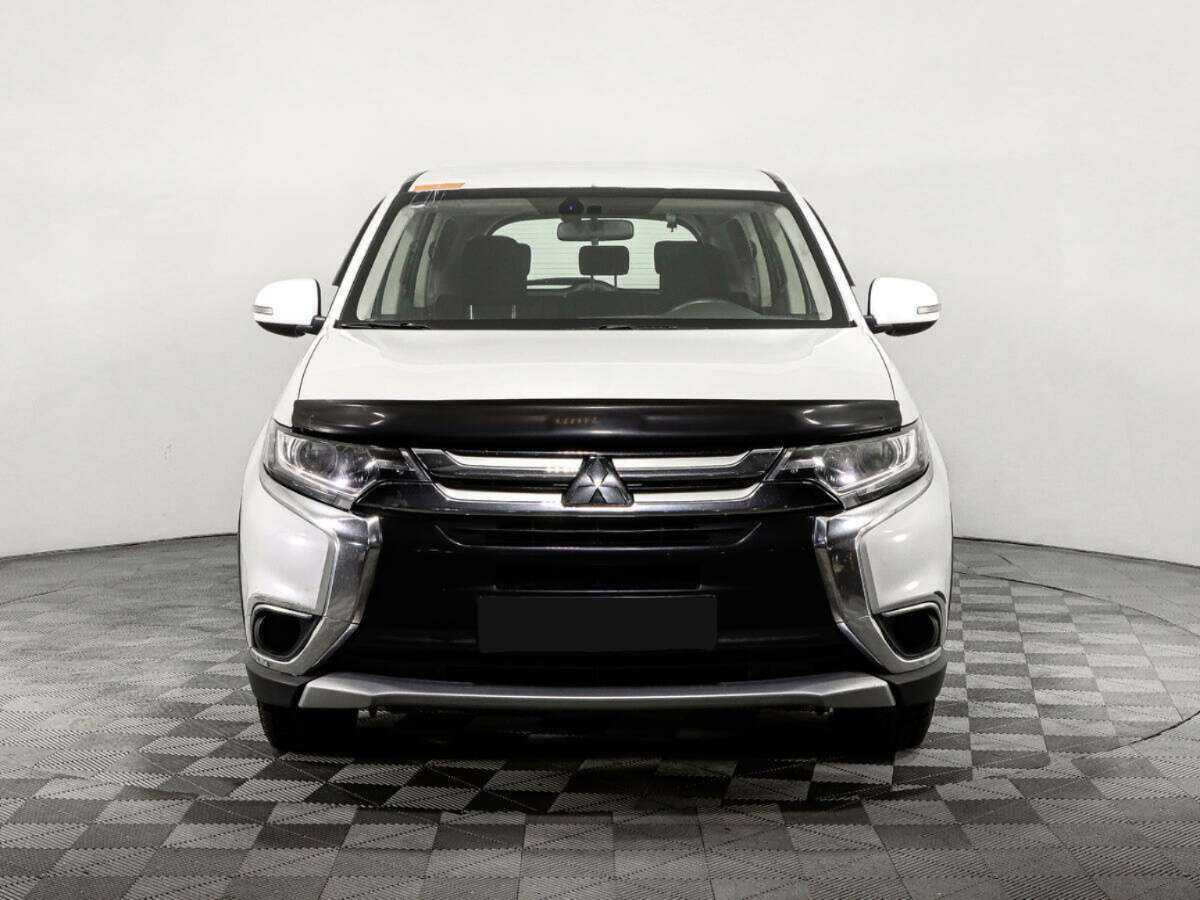 Mitsubishi Outlander с пробегом — 2018 год. Фото: #1