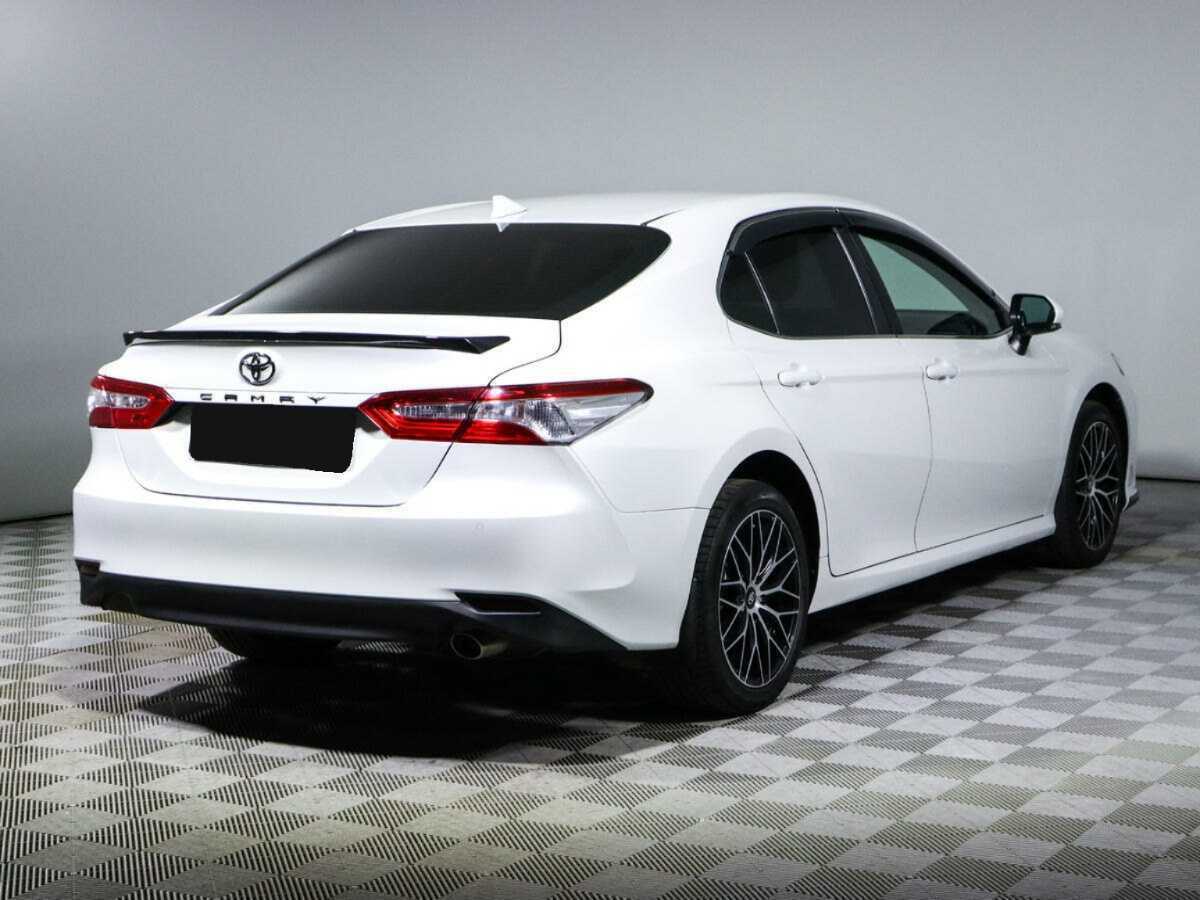 Toyota Camry с пробегом — 2020 год. Фото: #3