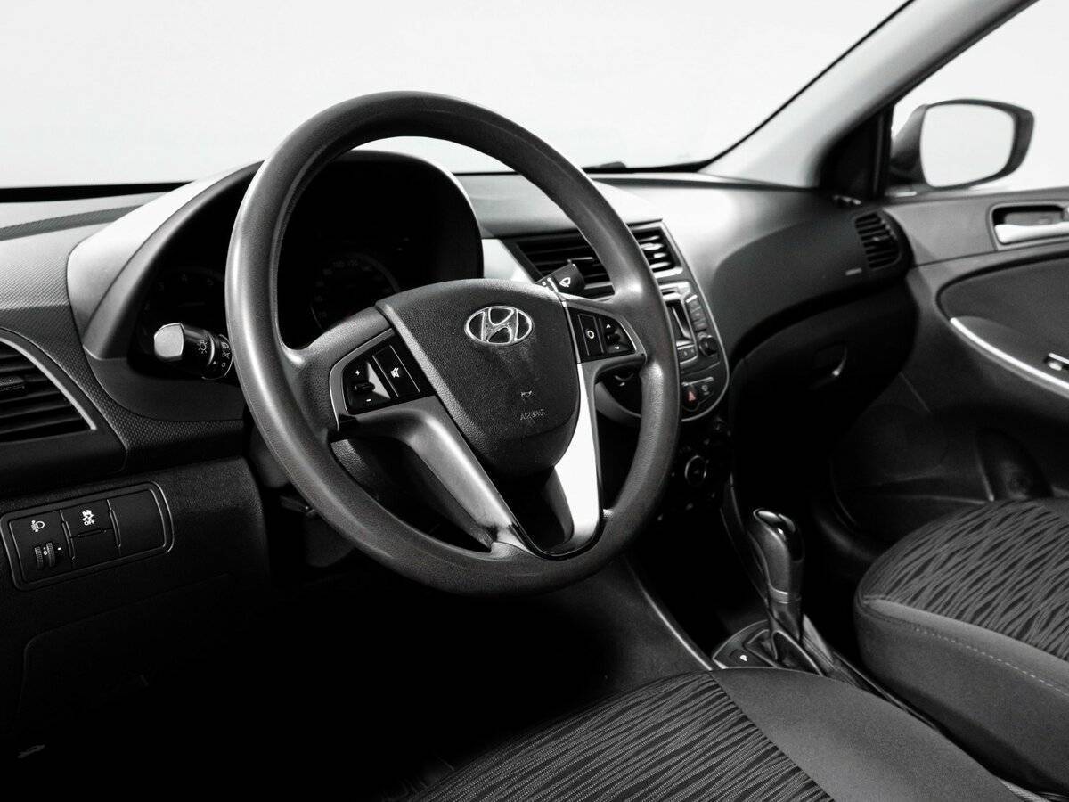 Hyundai Solaris с пробегом — 2016 год. Фото: #11