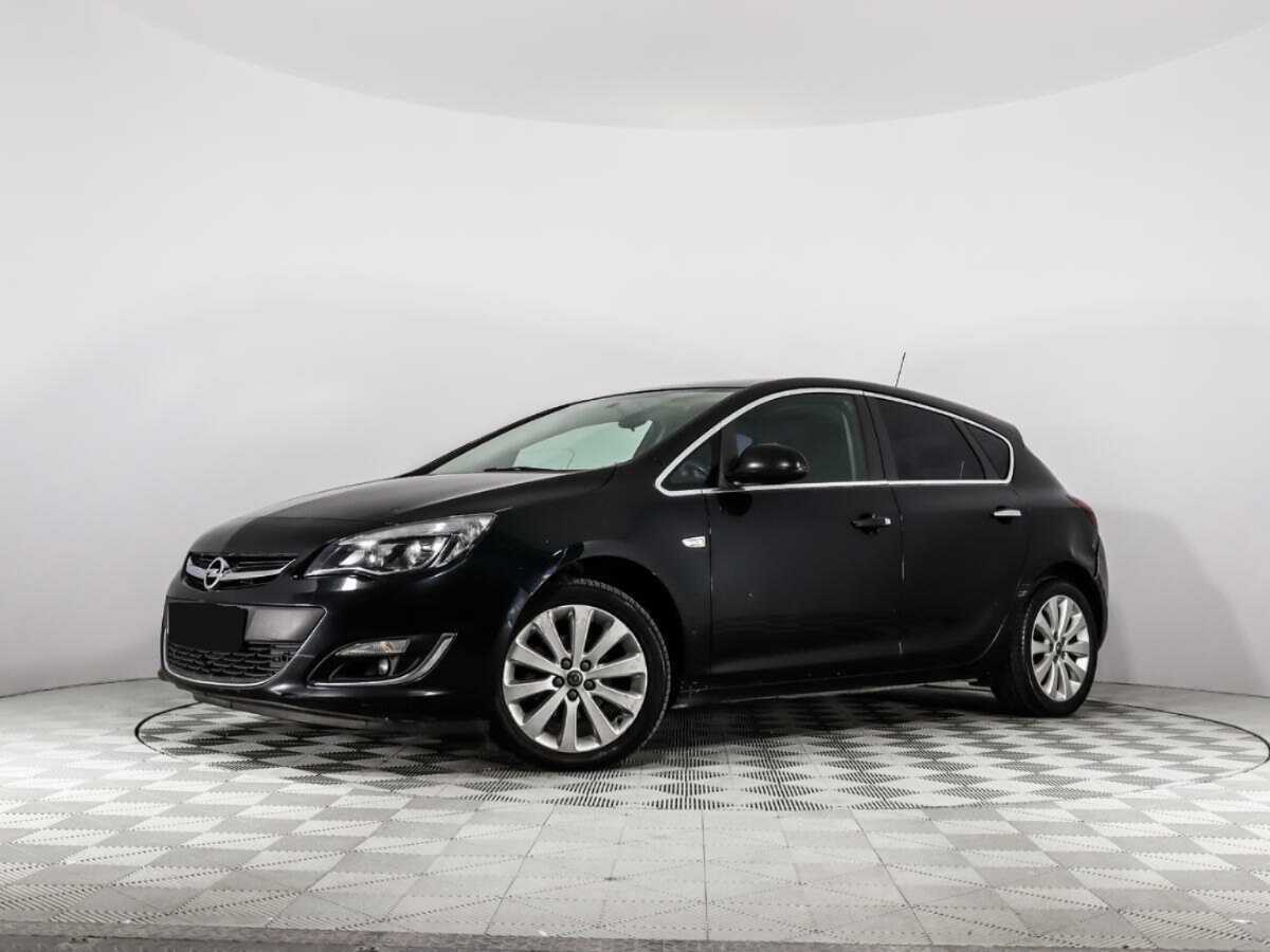 Opel Astra с пробегом — 2013 год. Фото: #0