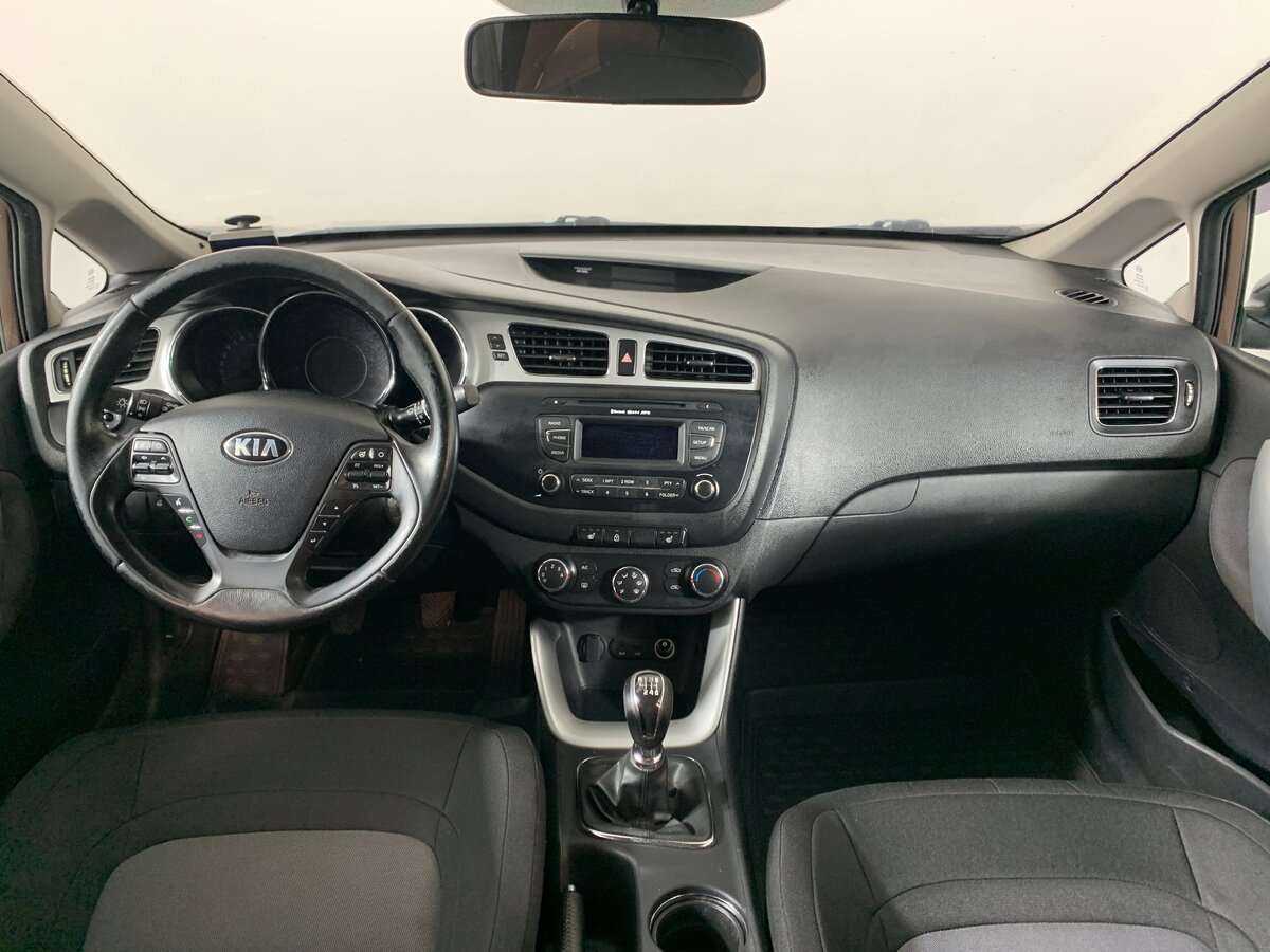 Kia Ceed с пробегом — 2014 год. Фото: #9