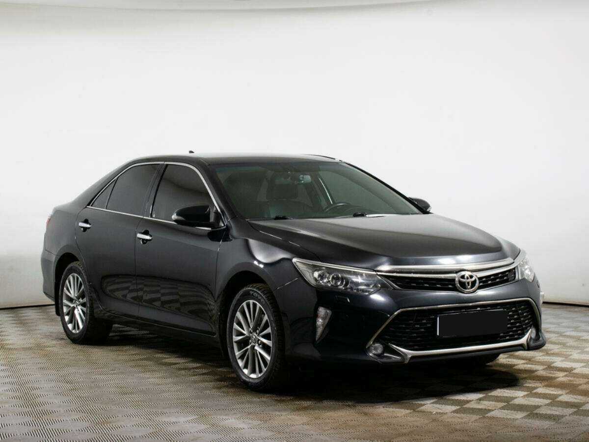 Toyota Camry с пробегом — 2017 год. Фото: #2