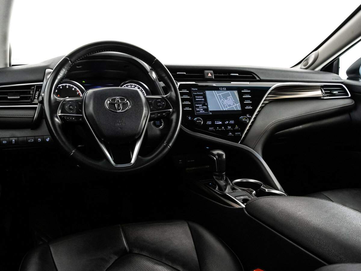 Toyota Camry с пробегом — 2018 год. Фото: #11