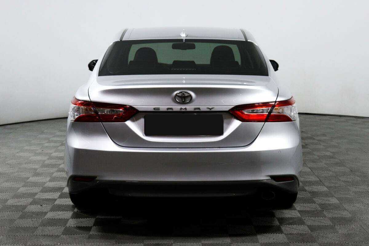Toyota Camry с пробегом — 2018 год. Фото: #5