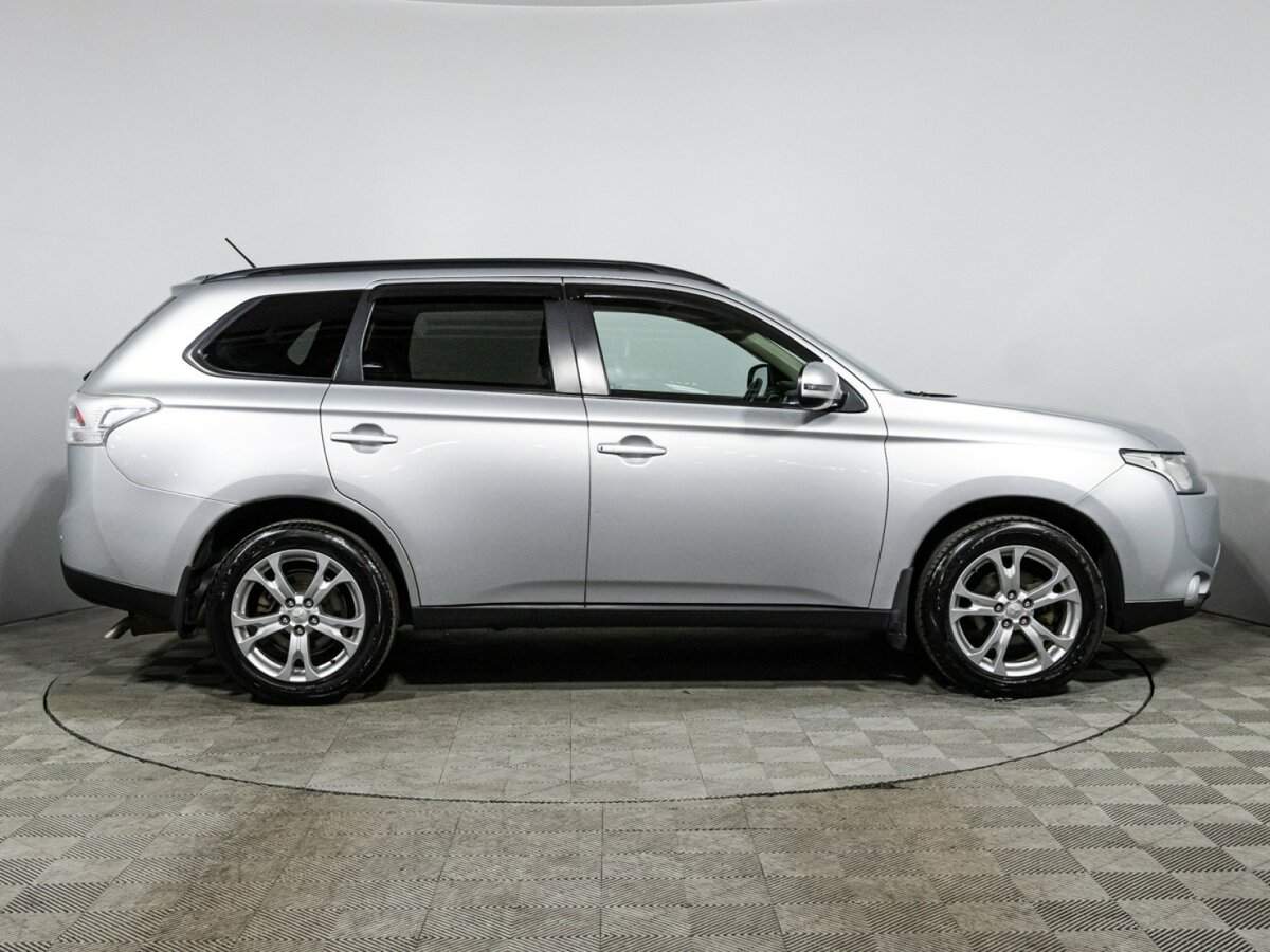 Mitsubishi Outlander с пробегом — 2013 год. Фото: #3