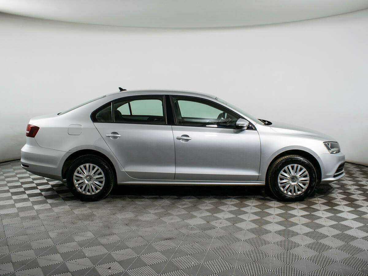 Volkswagen Jetta с пробегом — 2018 год. Фото: #3
