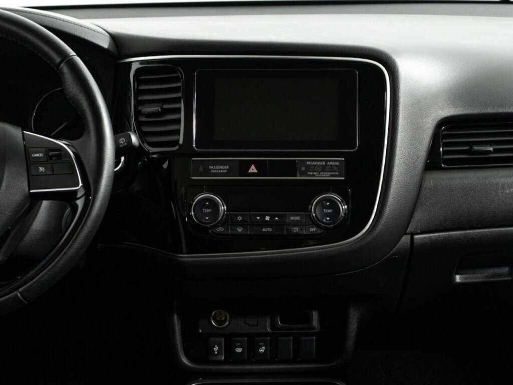 Mitsubishi Outlander с пробегом — 2019 год. Фото: #10