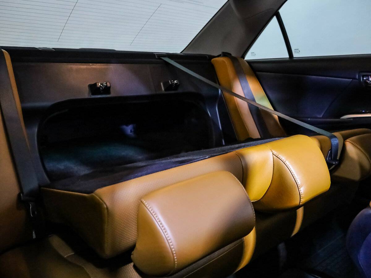 Toyota Camry с пробегом — 2016 год. Фото: #24