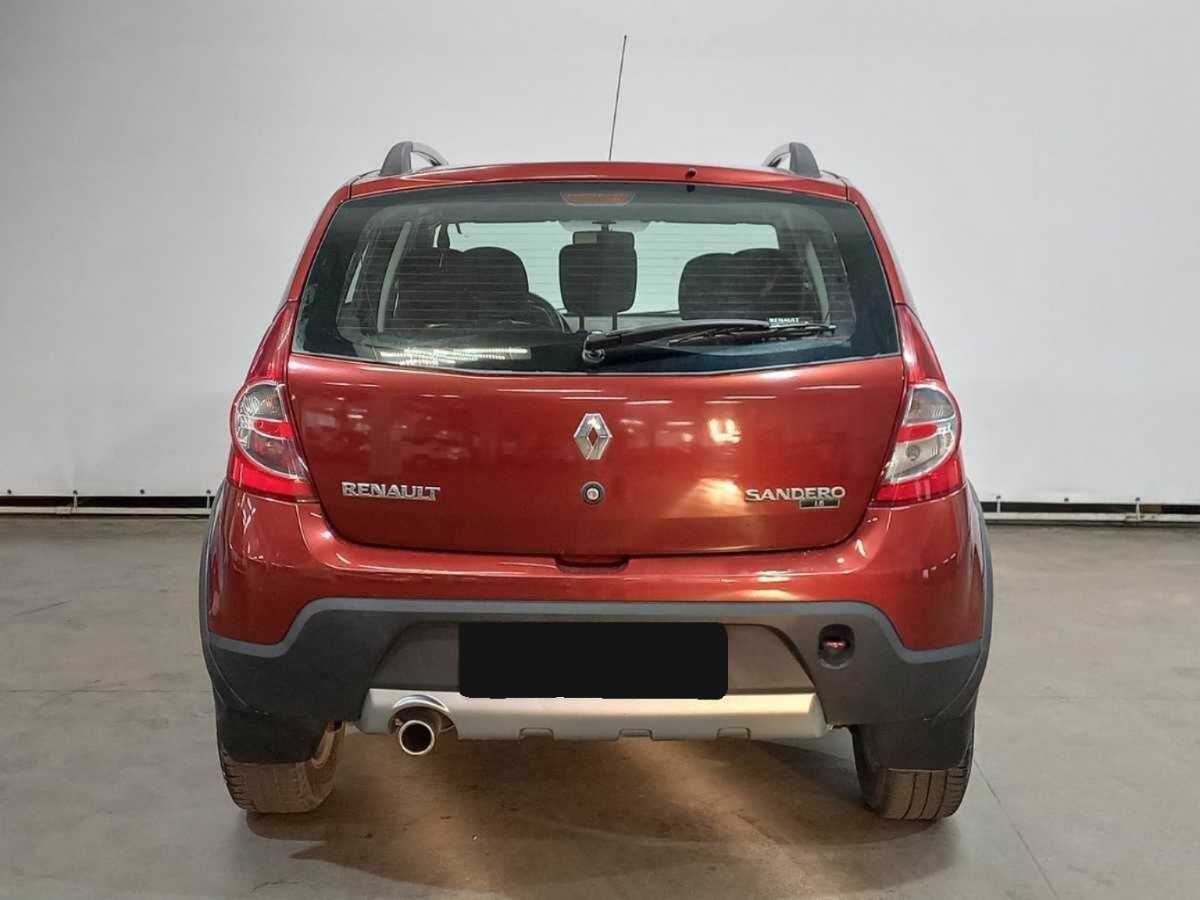 Renault Sandero с пробегом — 2012 год. Фото: #5