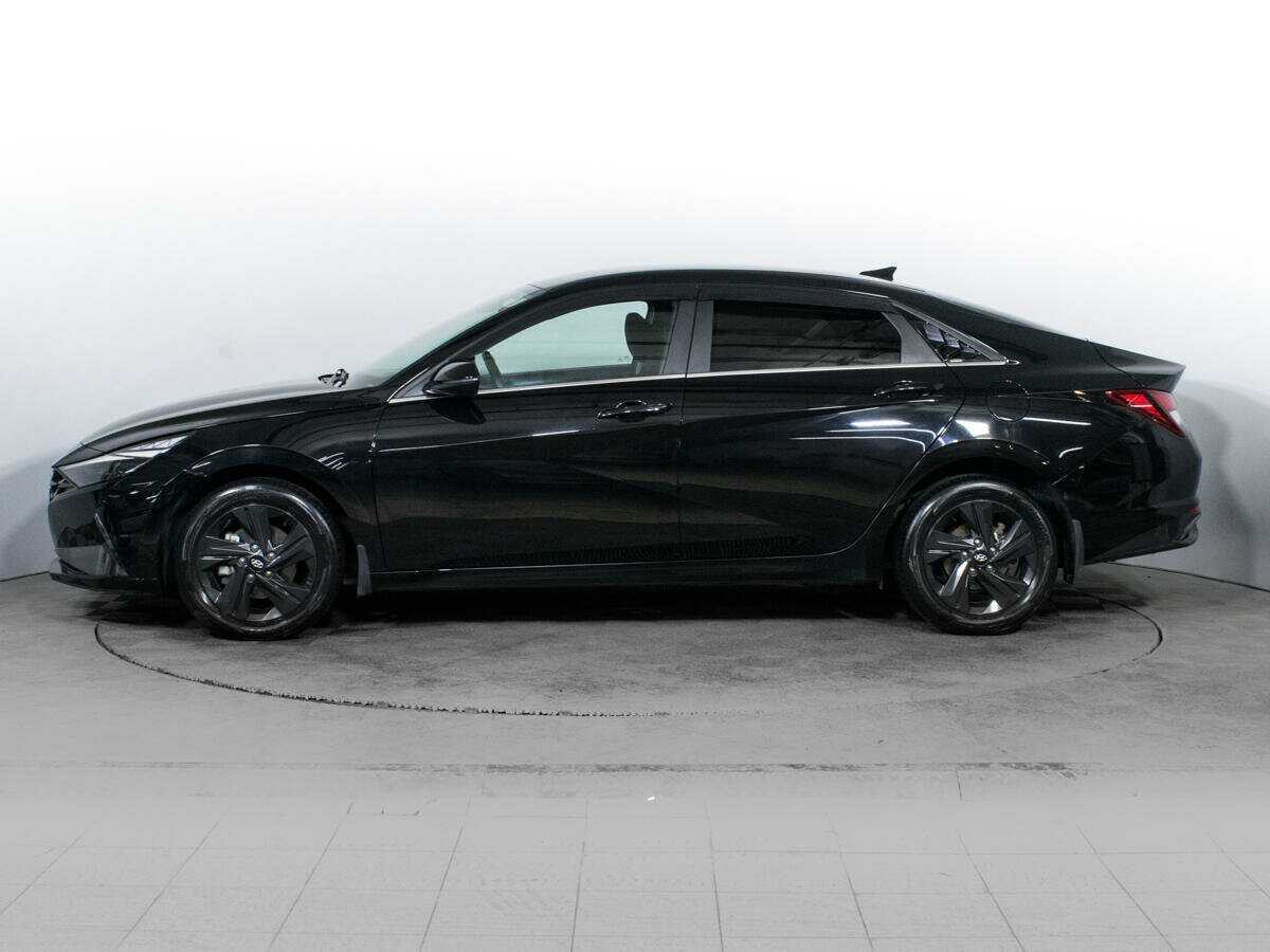 Hyundai Elantra с пробегом — 2020 год. Фото: #7