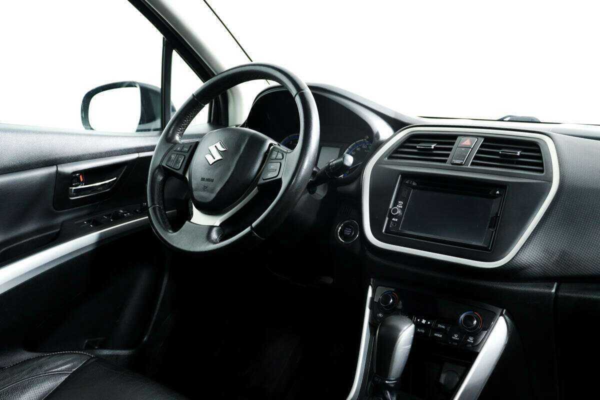 Suzuki SX4 с пробегом — 2014 год. Фото: #8