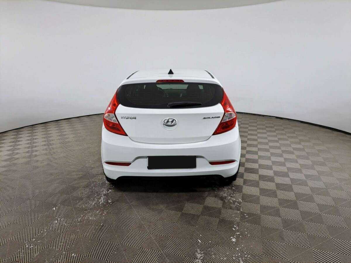 Hyundai Solaris с пробегом — 2014 год. Фото: #5