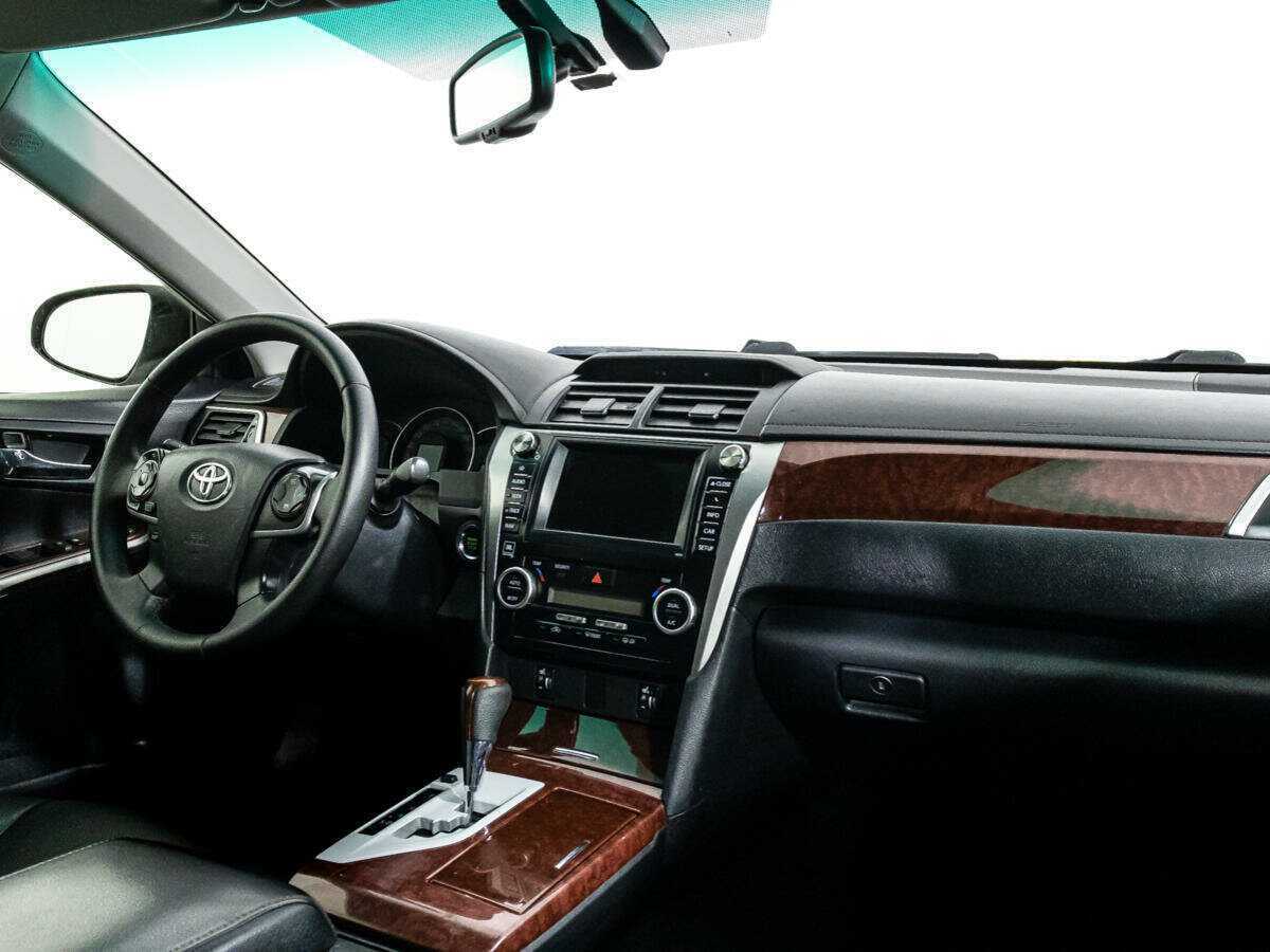 Toyota Camry с пробегом — 2012 год. Фото: #8