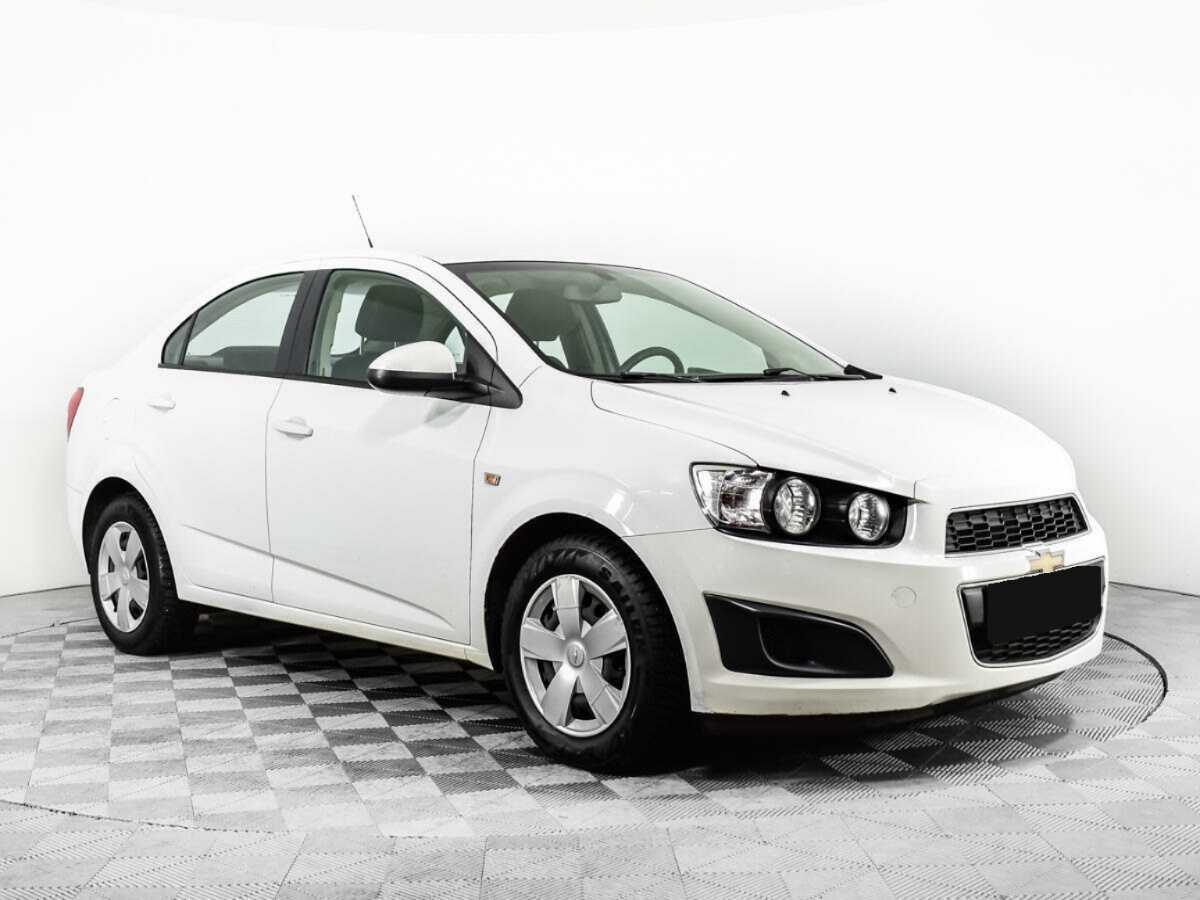 Chevrolet Aveo с пробегом — 2012 год. Фото: #2