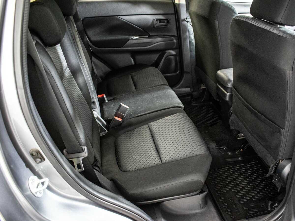 Mitsubishi Outlander с пробегом — 2012 год. Фото: #9