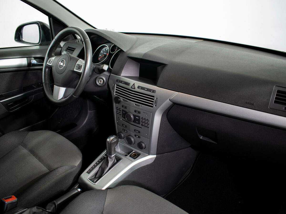 Opel Astra с пробегом — 2014 год. Фото: #6