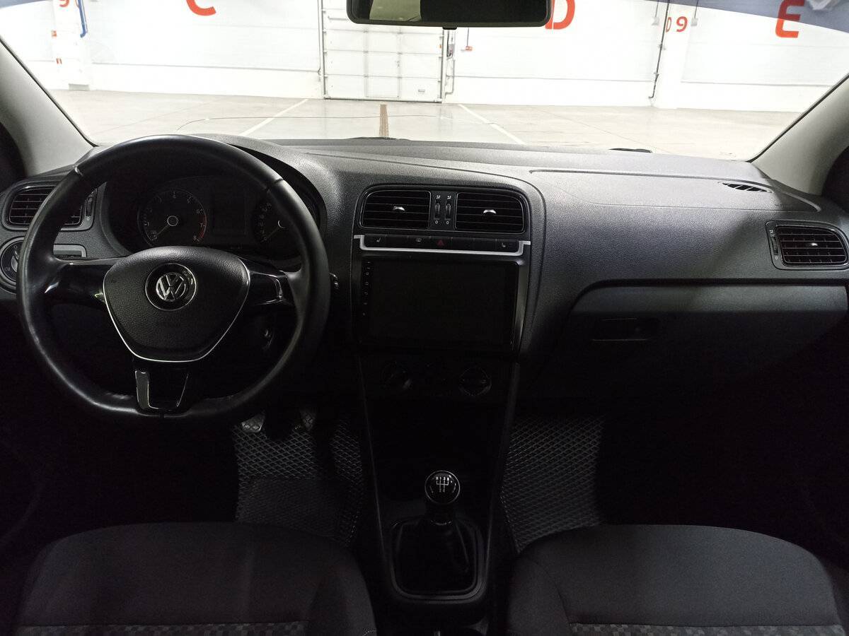 Volkswagen Polo с пробегом — 2016 год. Фото: #13