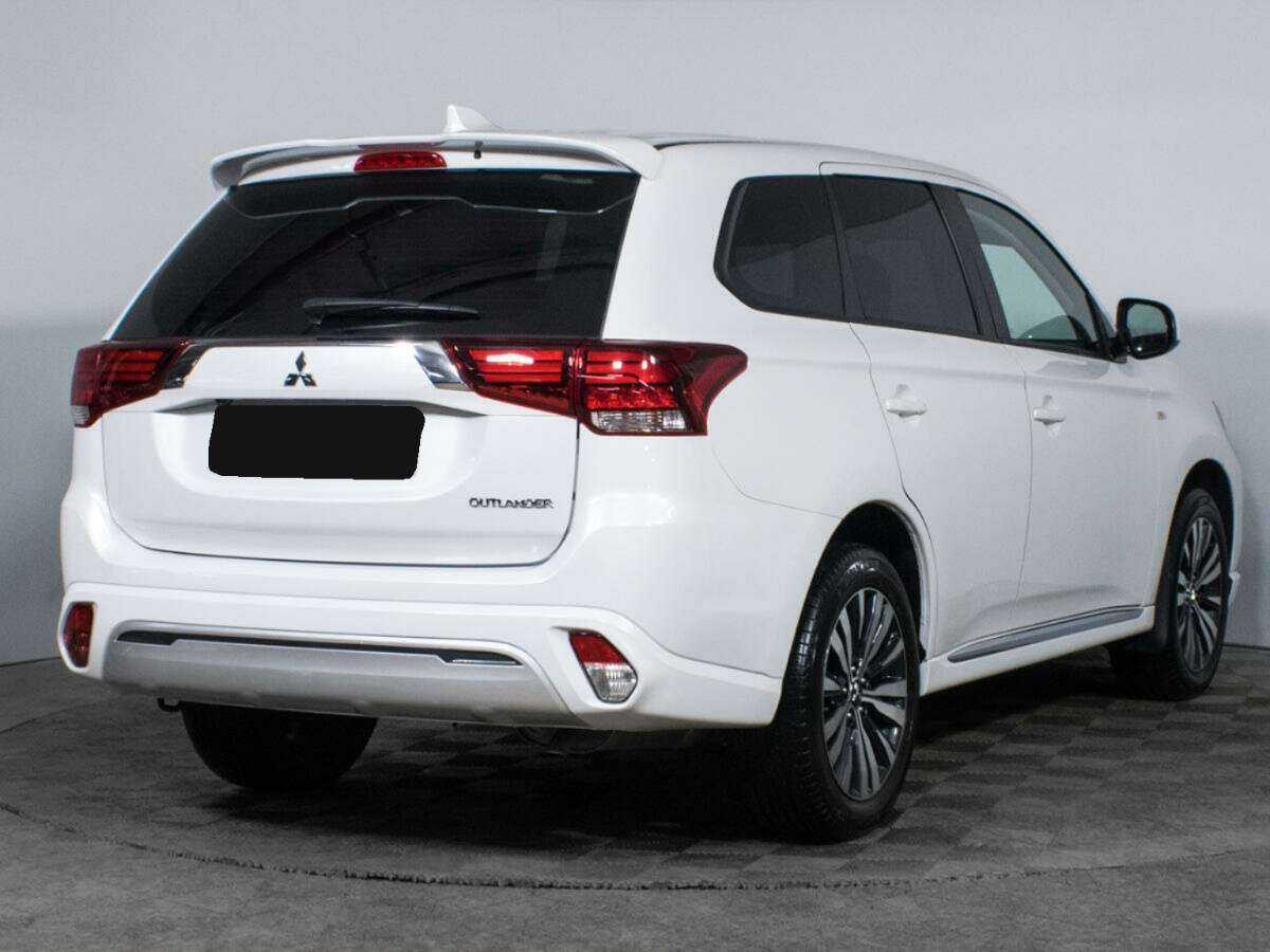 Mitsubishi Outlander с пробегом — 2022 год. Фото: #4