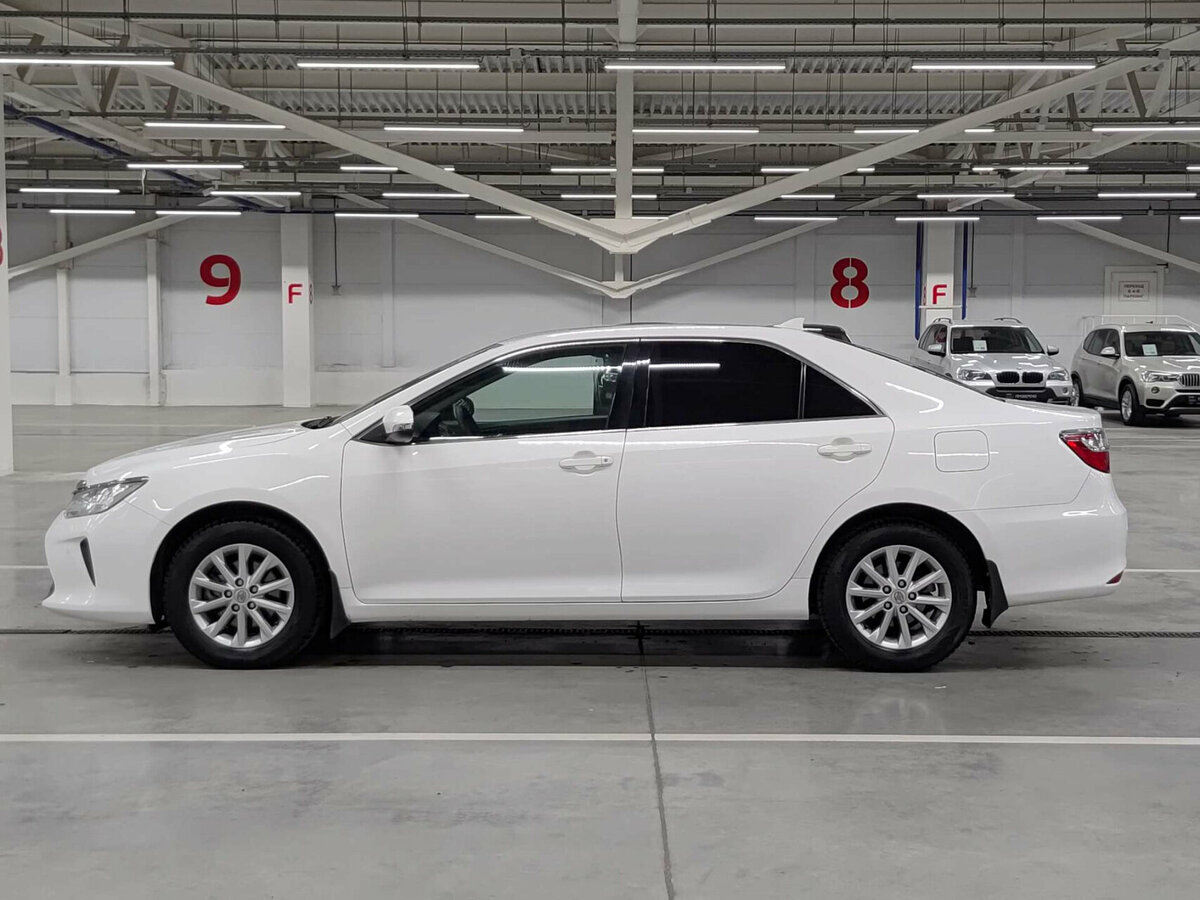 Toyota Camry с пробегом — 2017 год. Фото: #7