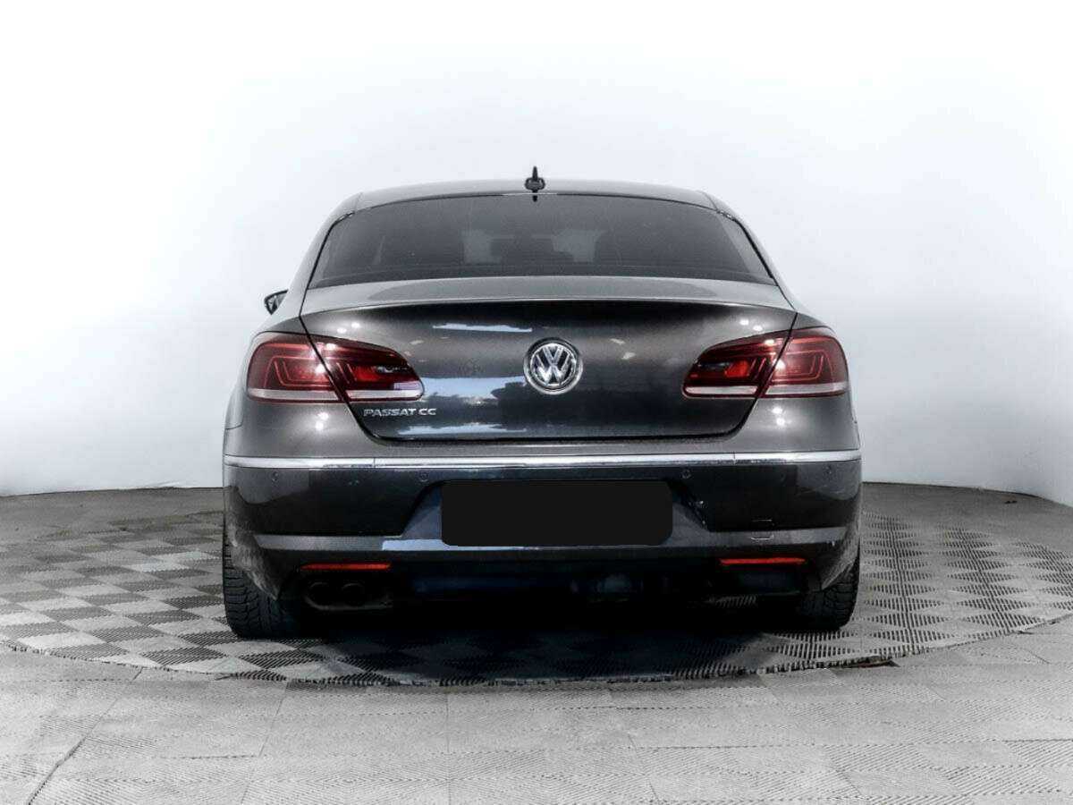 Volkswagen Passat CC с пробегом — 2012 год. Фото: #4