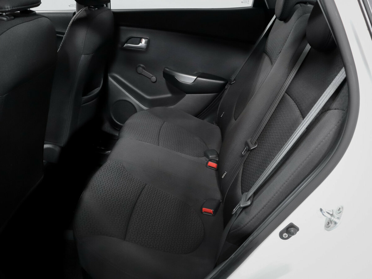 Kia Rio с пробегом — 2014 год. Фото: #7