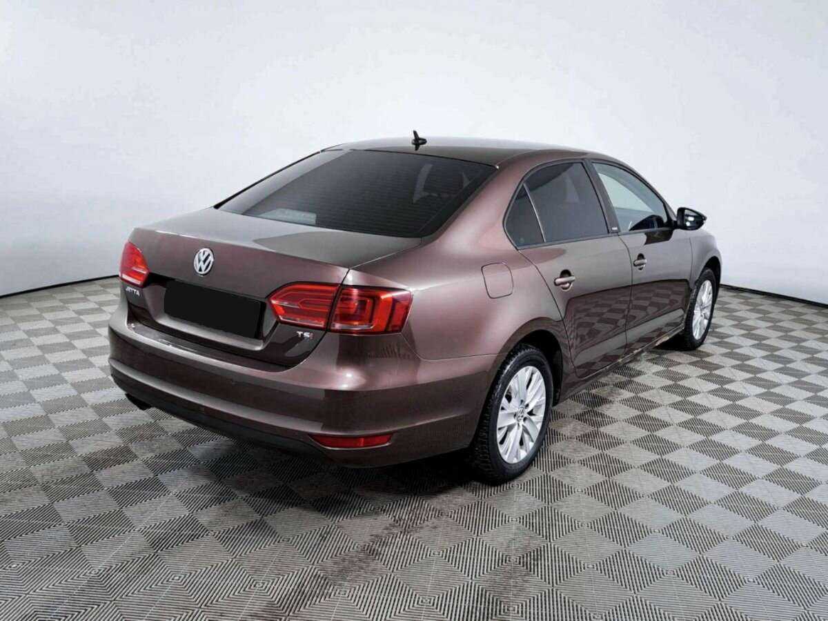 Volkswagen Jetta с пробегом — 2014 год. Фото: #4