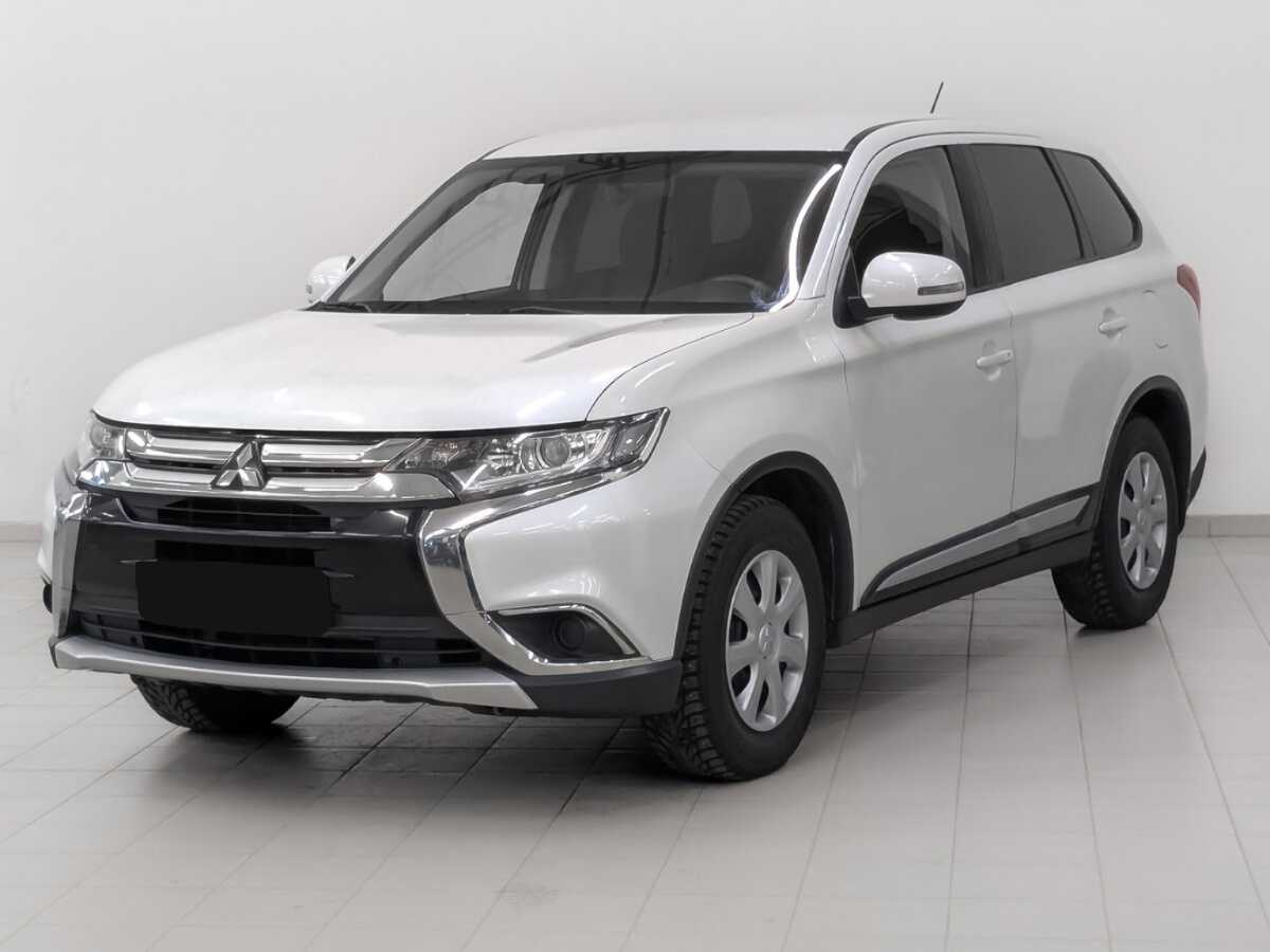 Mitsubishi Outlander с пробегом — 2015 год. Фото: #0