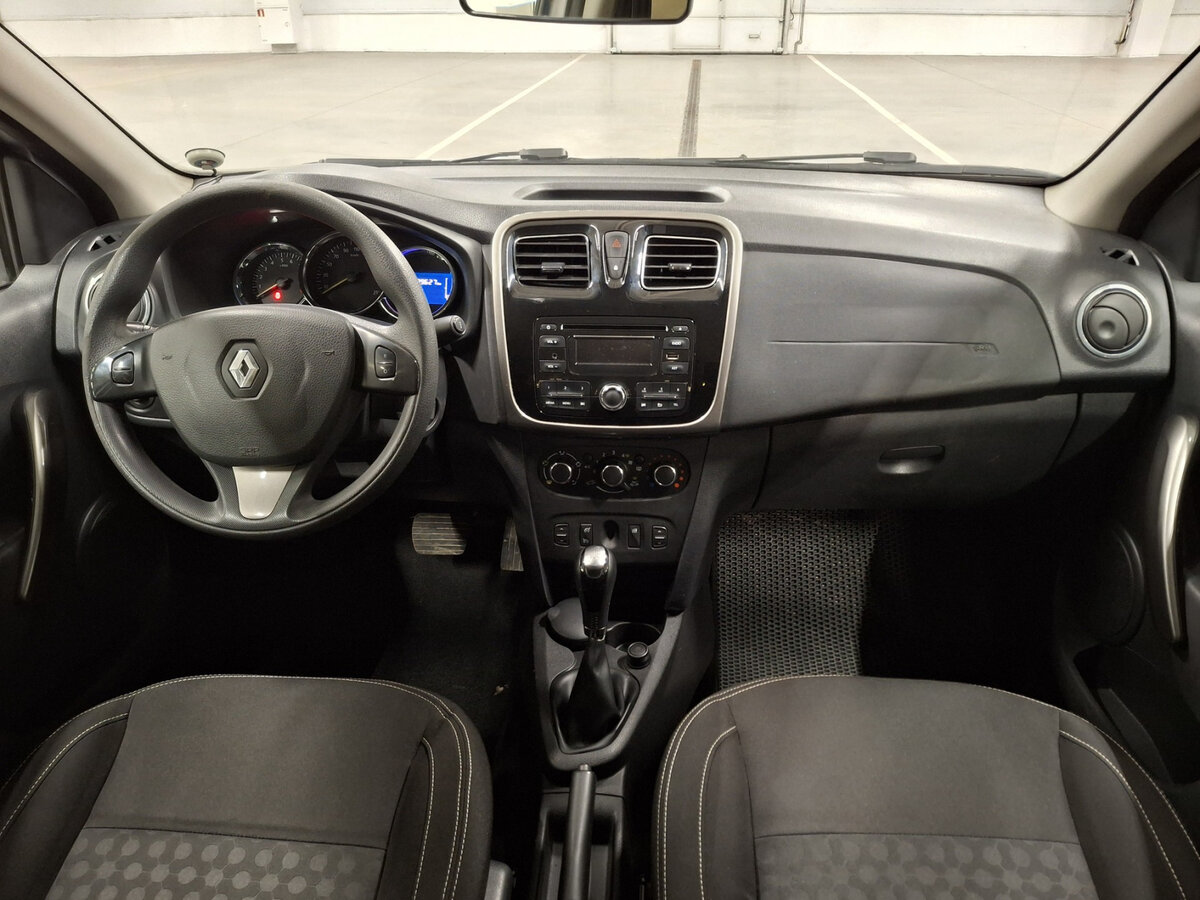 Renault Logan с пробегом — 2015 год. Фото: #13