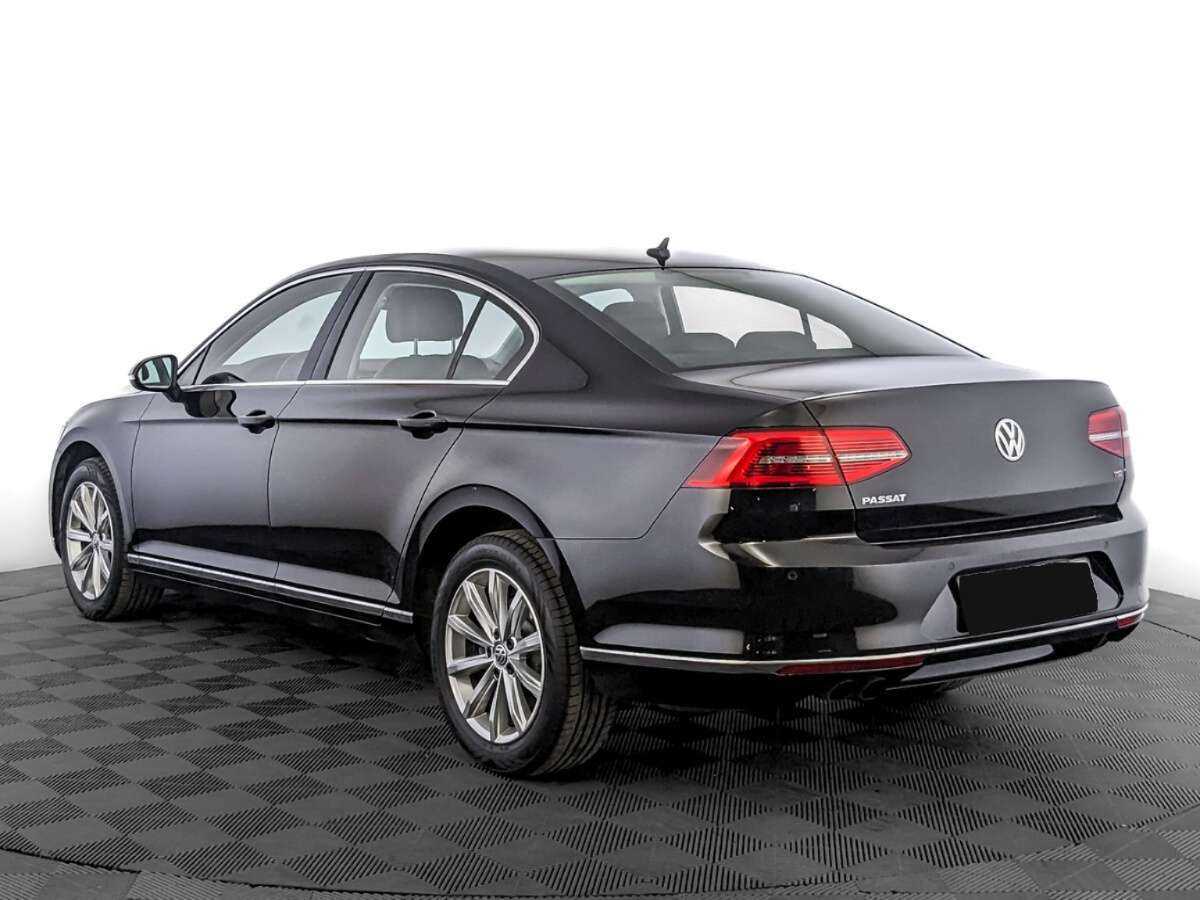 Volkswagen Passat с пробегом — 2017 год. Фото: #6