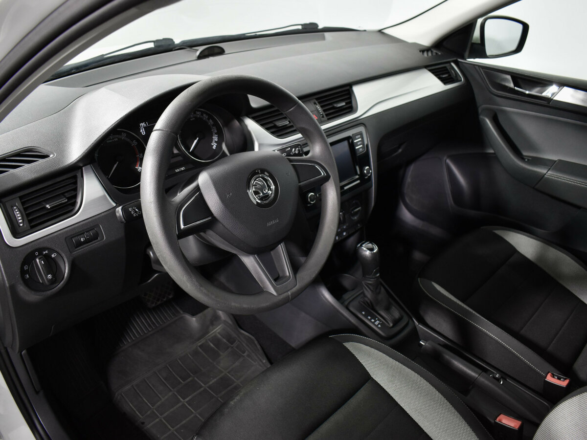 Skoda Rapid с пробегом — 2018 год. Фото: #8