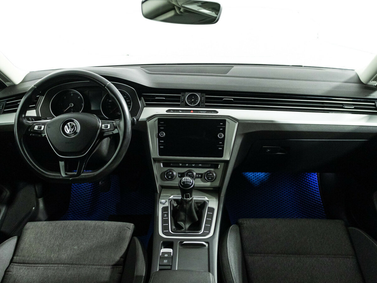 Volkswagen Passat с пробегом — 2017 год. Фото: #10