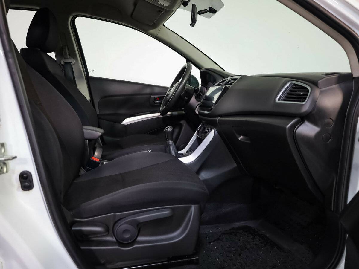 Suzuki SX4 с пробегом — 2017 год. Фото: #16