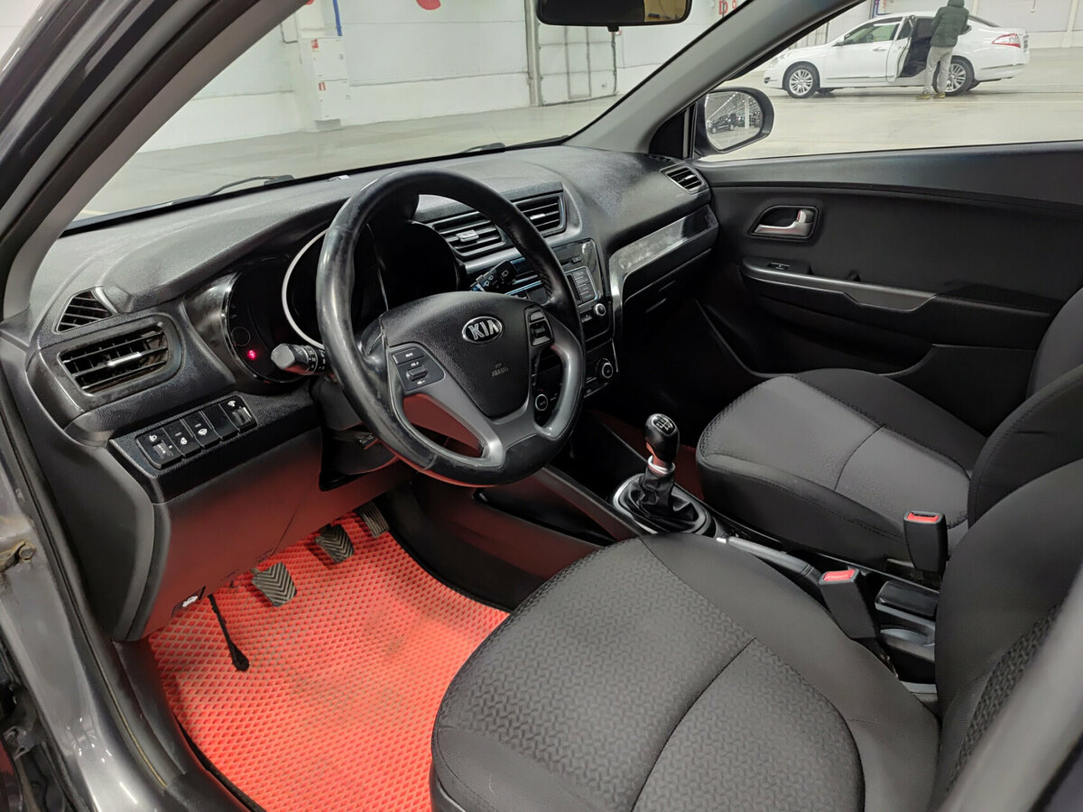 Kia Rio с пробегом — 2016 год. Фото: #15