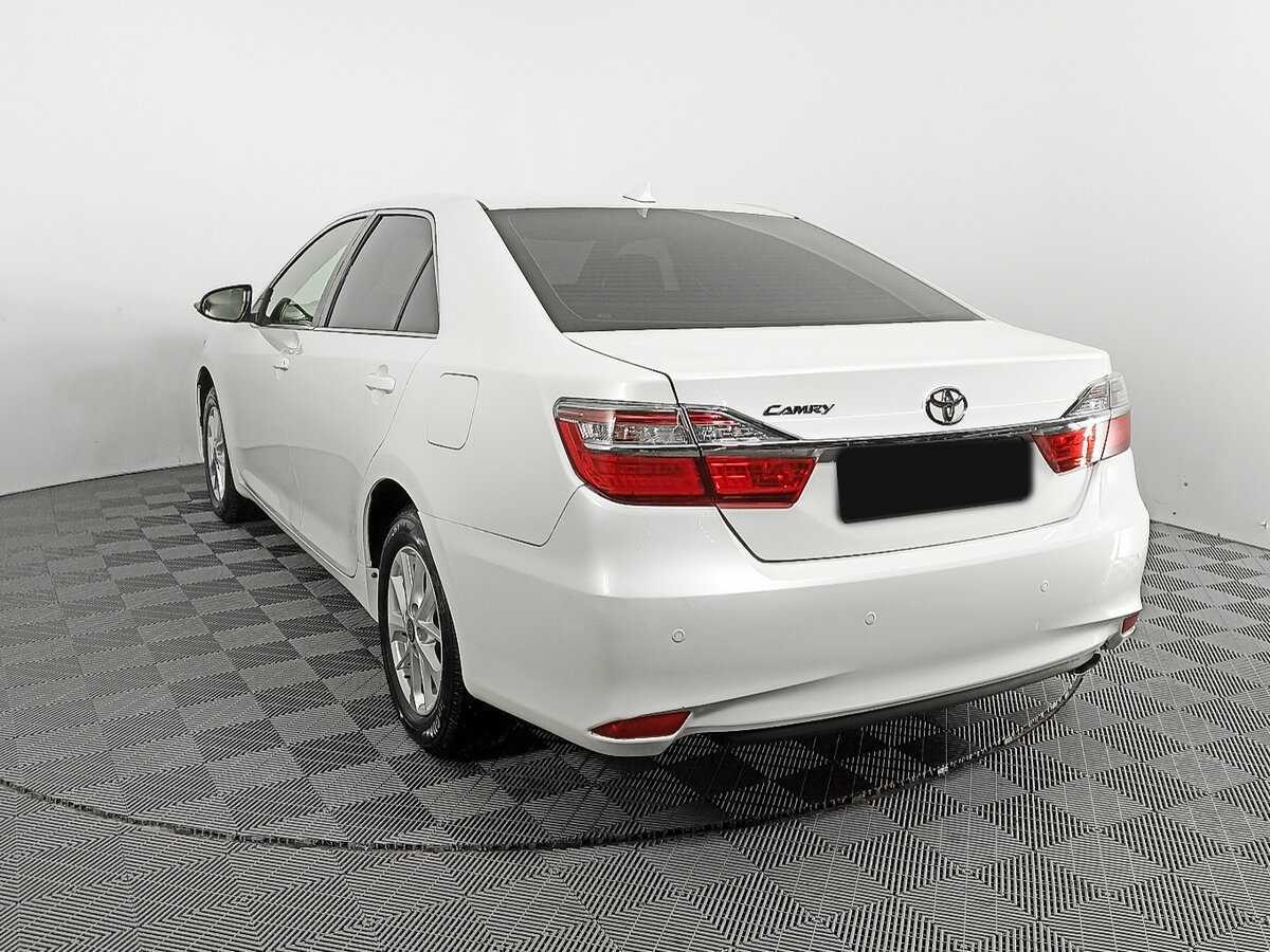 Toyota Camry с пробегом — 2017 год. Фото: #5