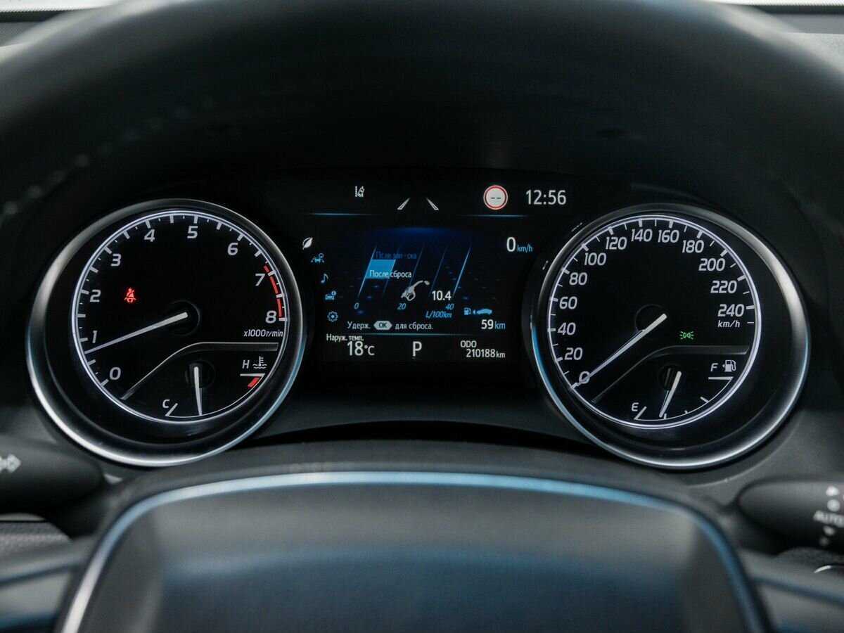 Toyota Camry с пробегом — 2022 год. Фото: #21