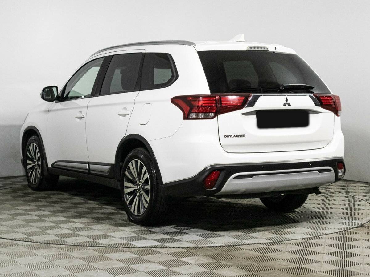 Mitsubishi Outlander с пробегом — 2020 год. Фото: #6