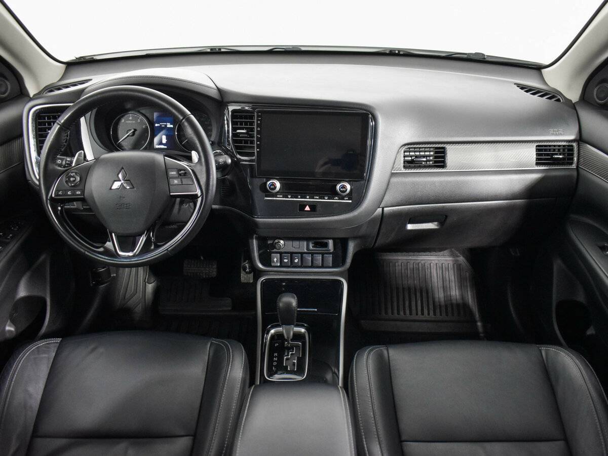 Mitsubishi Outlander с пробегом — 2020 год. Фото: #12