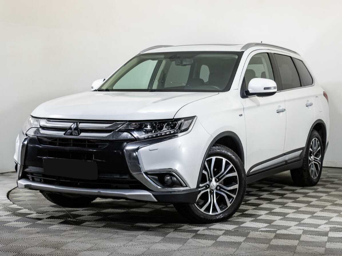 Mitsubishi Outlander с пробегом — 2016 год. Фото: #0