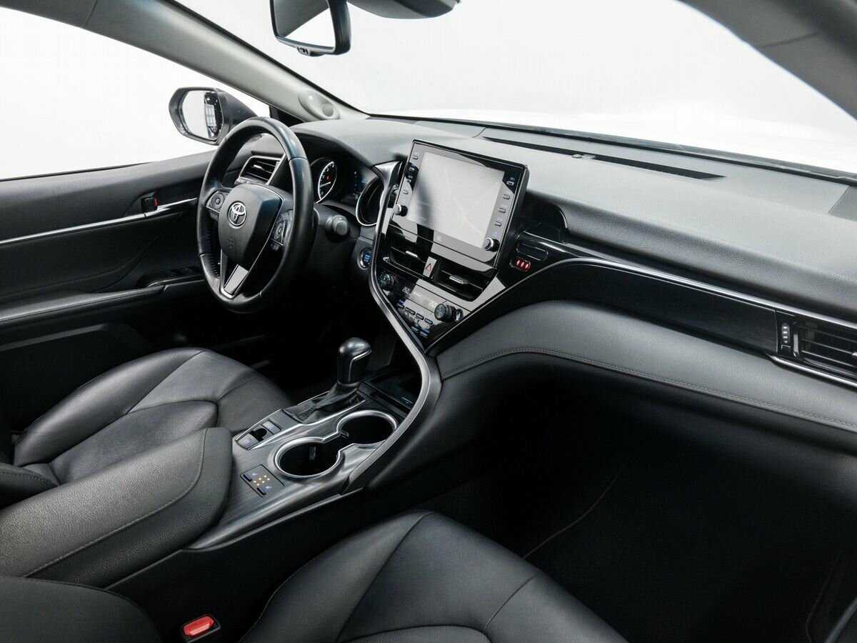 Toyota Camry с пробегом — 2022 год. Фото: #6