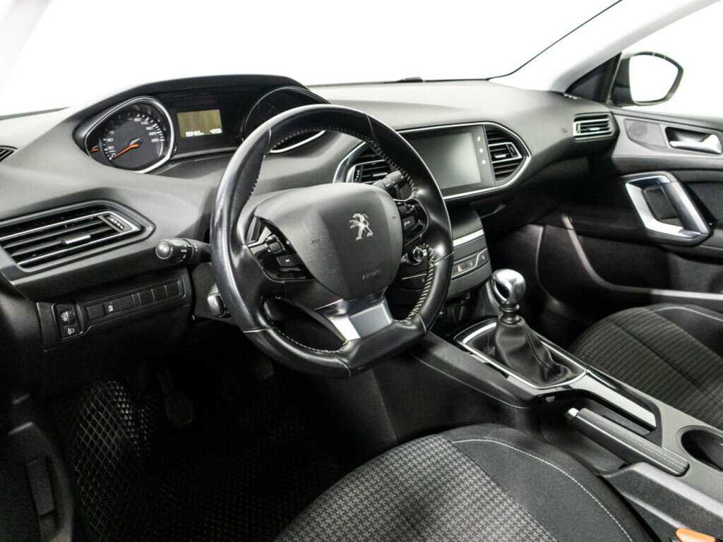 Peugeot 308 с пробегом — 2018 год. Фото: #10