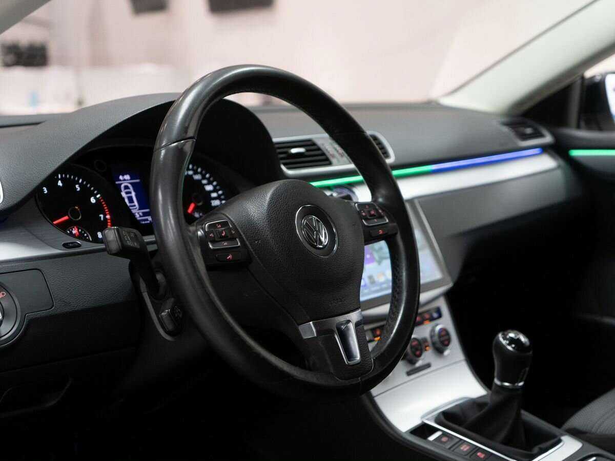 Volkswagen Passat CC с пробегом — 2012 год. Фото: #4