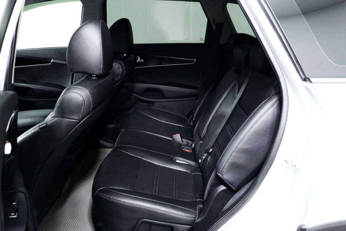 Kia Sorento с пробегом — 2018 год. Фото: #11