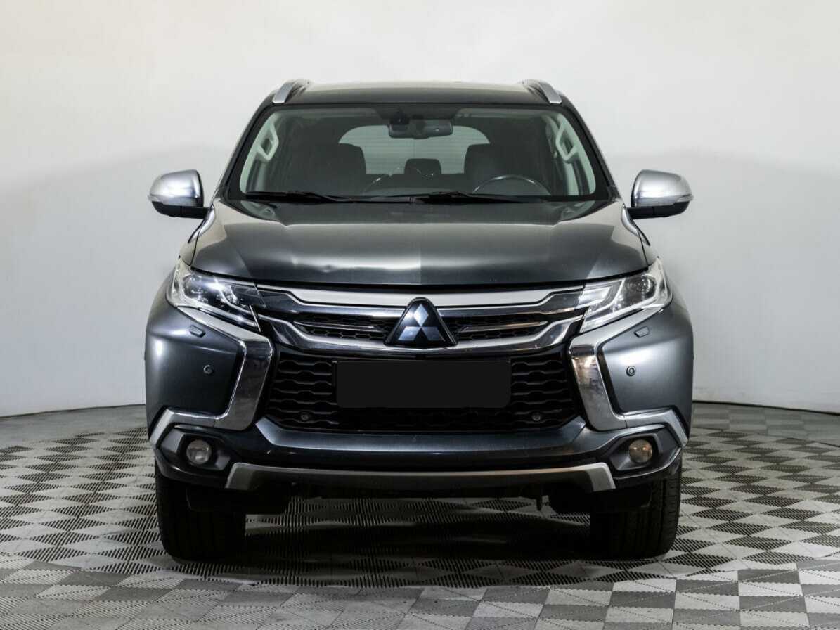 Mitsubishi Pajero Sport с пробегом — 2018 год. Фото: #1