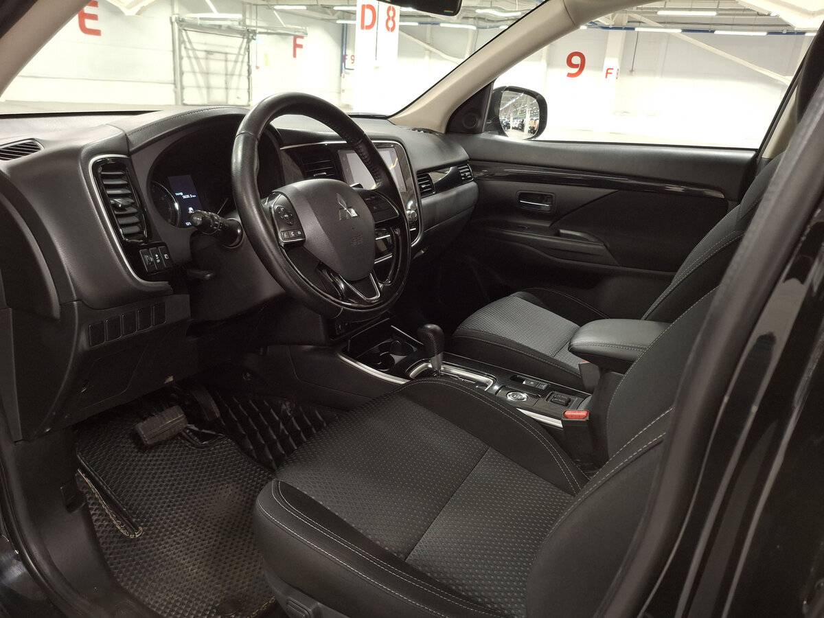 Mitsubishi Outlander с пробегом — 2020 год. Фото: #14