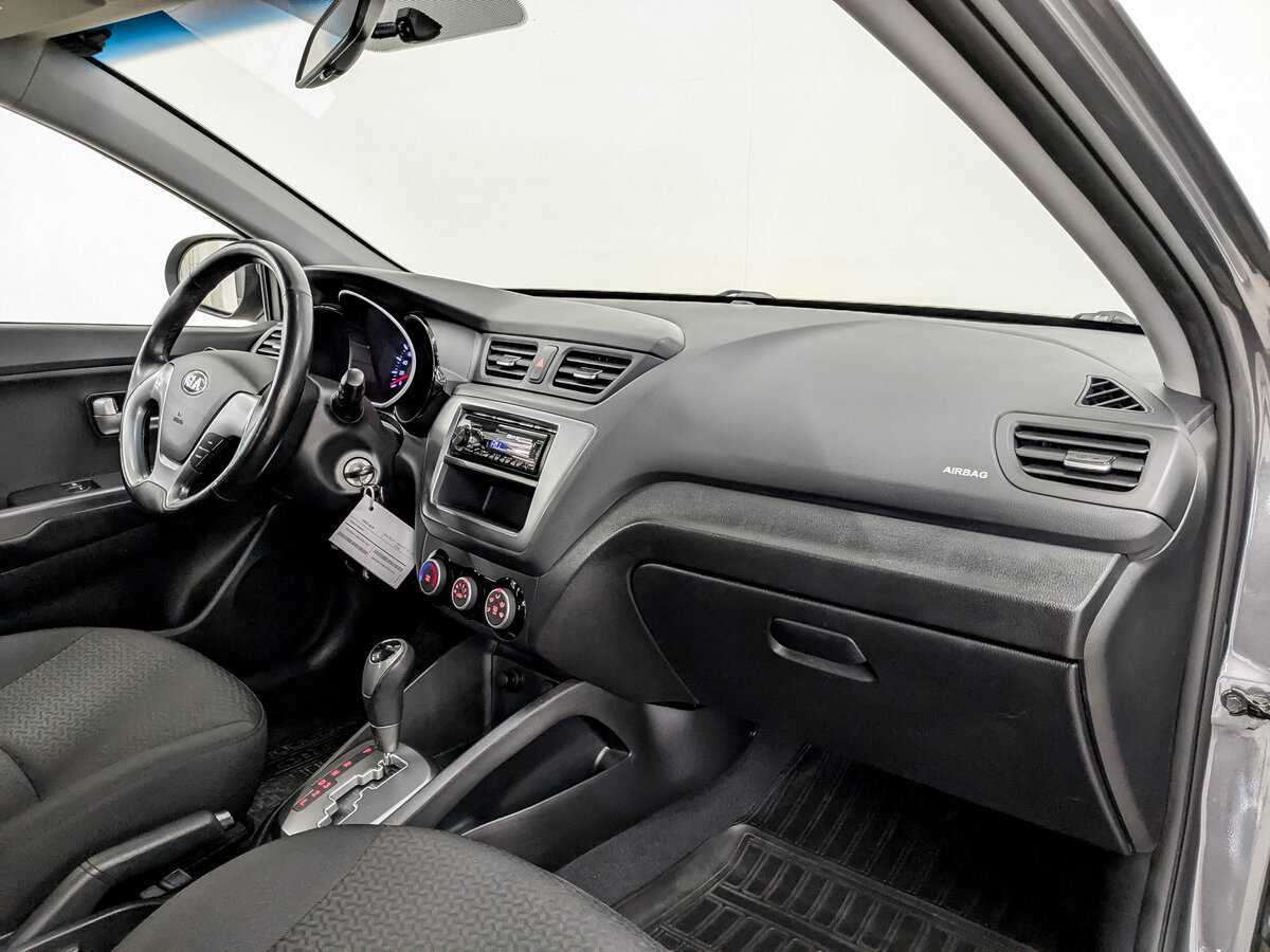 Kia Rio с пробегом — 2015 год. Фото: #10