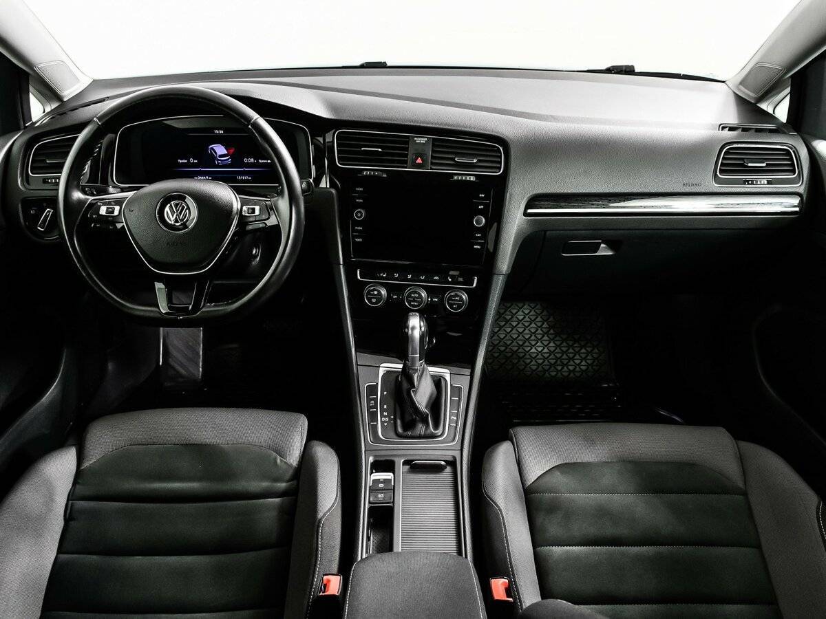 Volkswagen Golf с пробегом — 2018 год. Фото: #10
