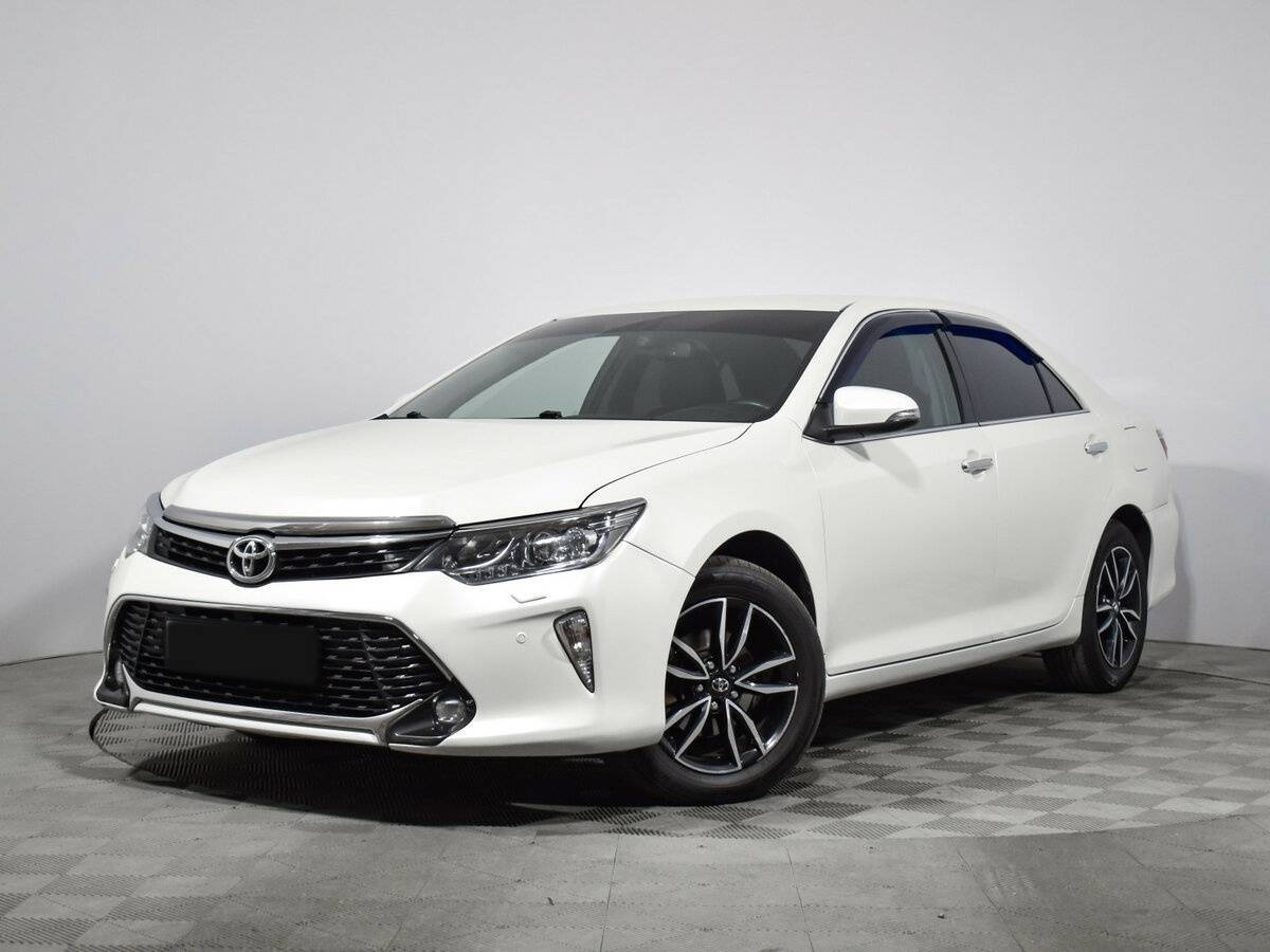 Toyota Camry с пробегом — 2018 год. Посмотреть фото