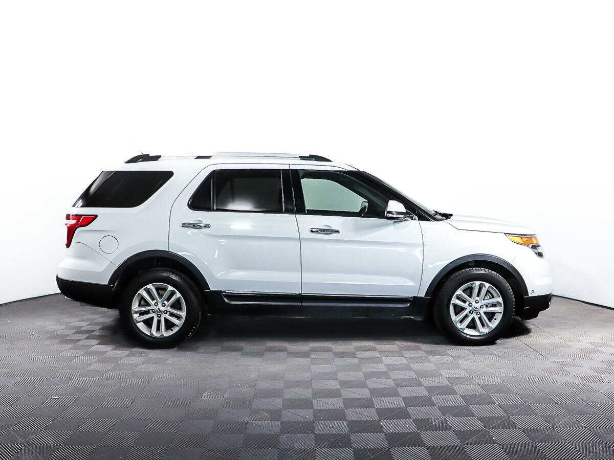 Ford Explorer с пробегом — 2013 год. Фото: #3