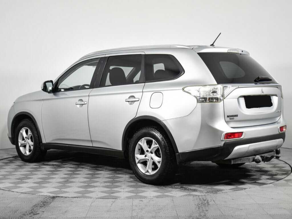 Mitsubishi Outlander с пробегом — 2014 год. Фото: #6
