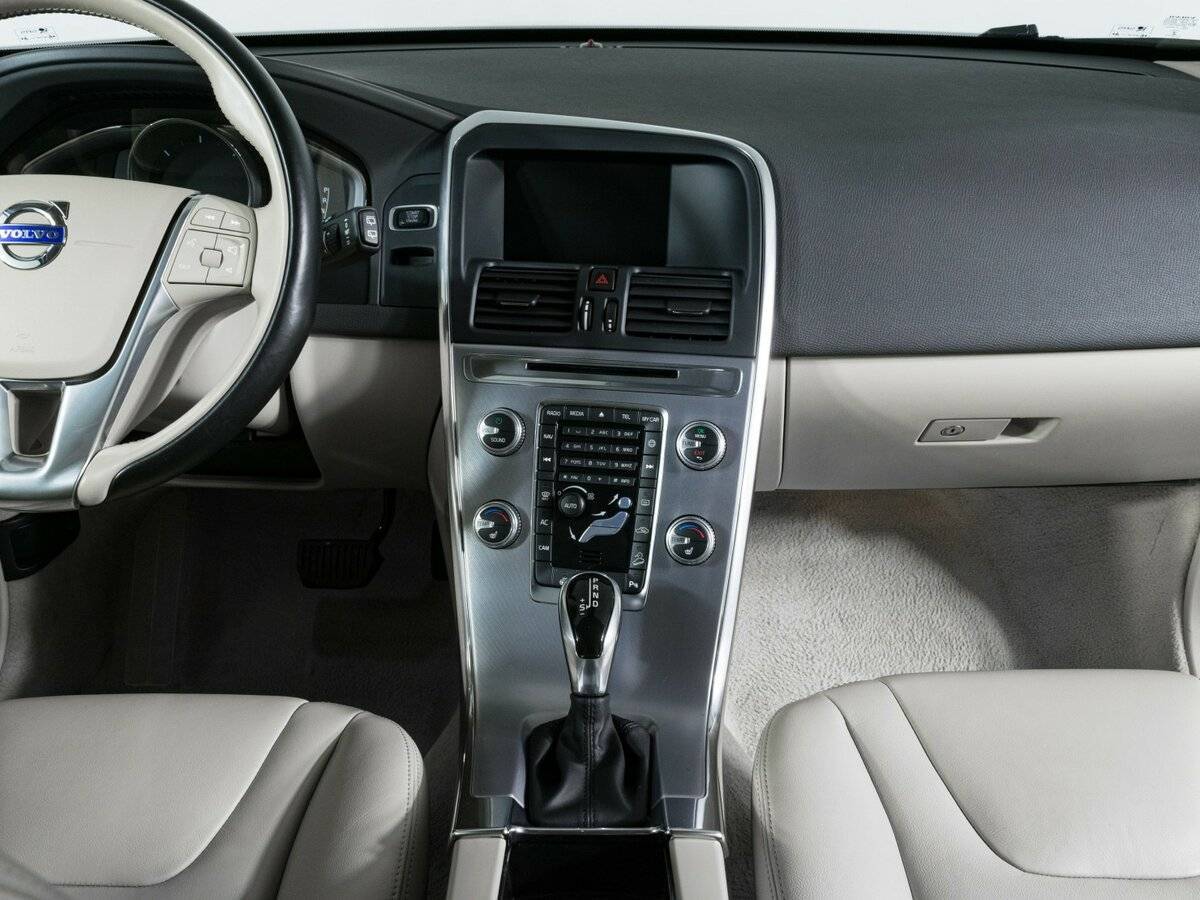 Volvo XC60 с пробегом — 2016 год. Фото: #8